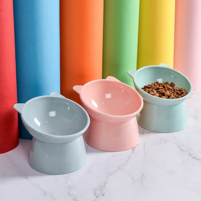 Pet Food and Water Bowl Raised and Tilted for Neck Protection and Spinal Alignment in Cats